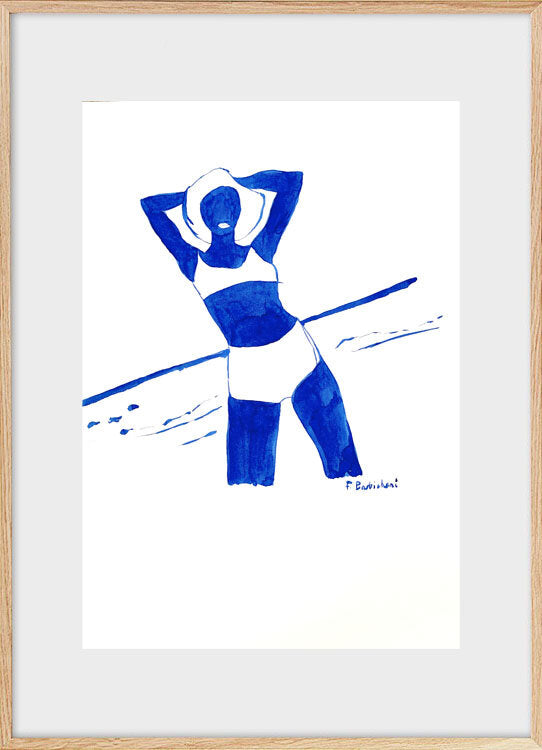 Posing by the sea - Faustine Badrichani